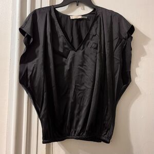 Ramy Brook Short sleeve v neck 95% silk elastic waist blouse - XS